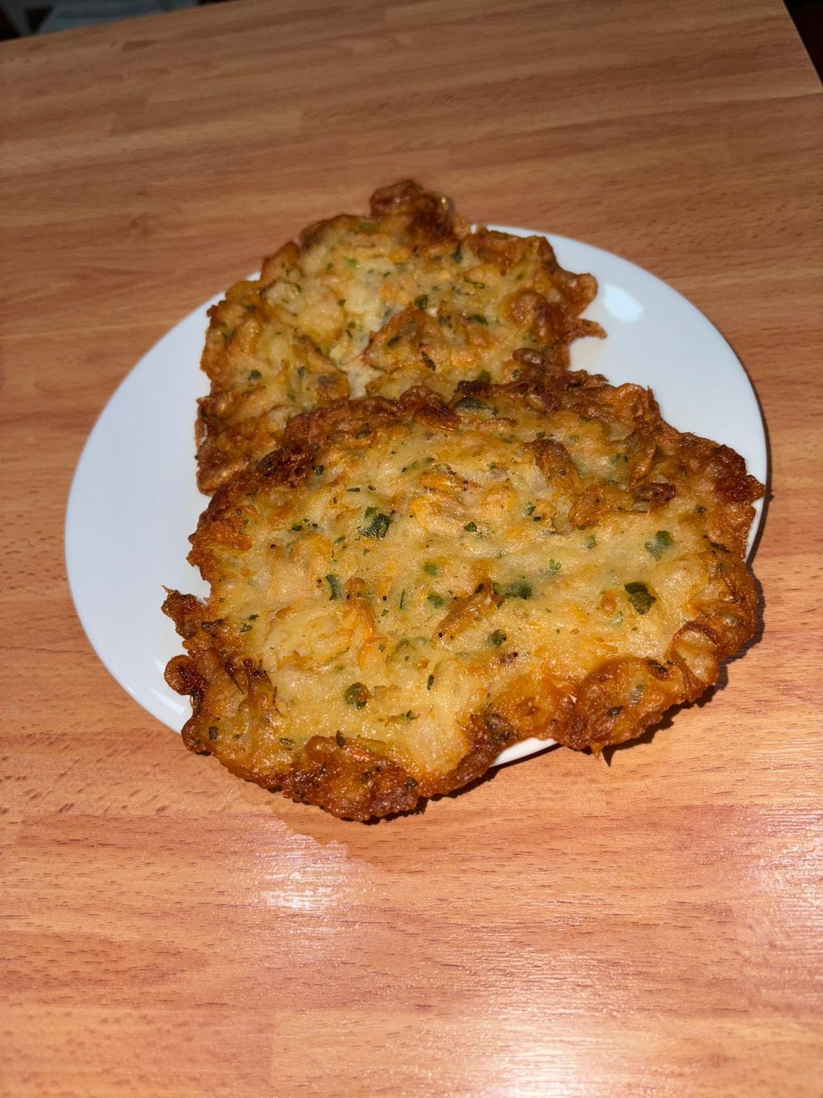 Tortillitas de camarones recién fritas